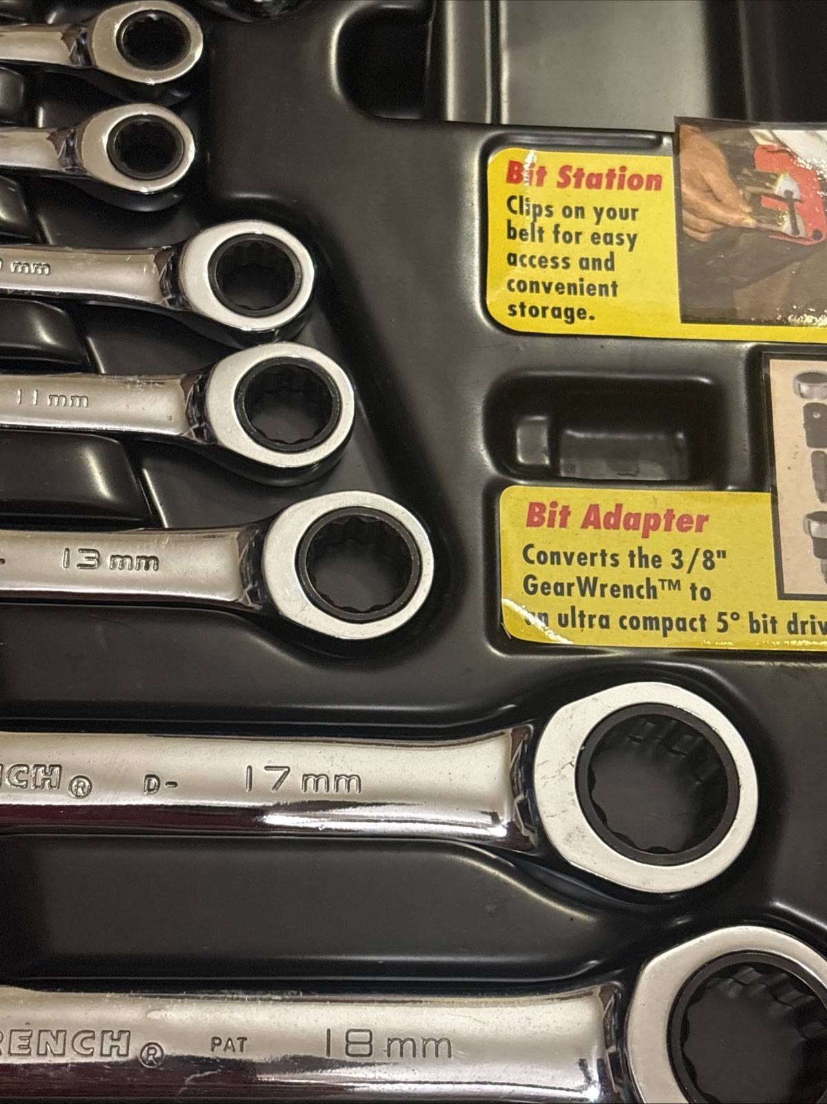 Gearwrench 32 pc Standard & Metric Set, includes bits & holder