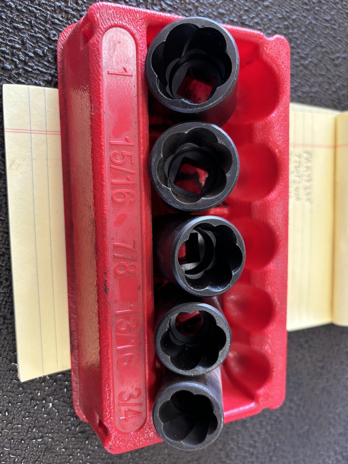Blue-point by snap On 305ttwya 3/4-1” twist shallow socket set sealed