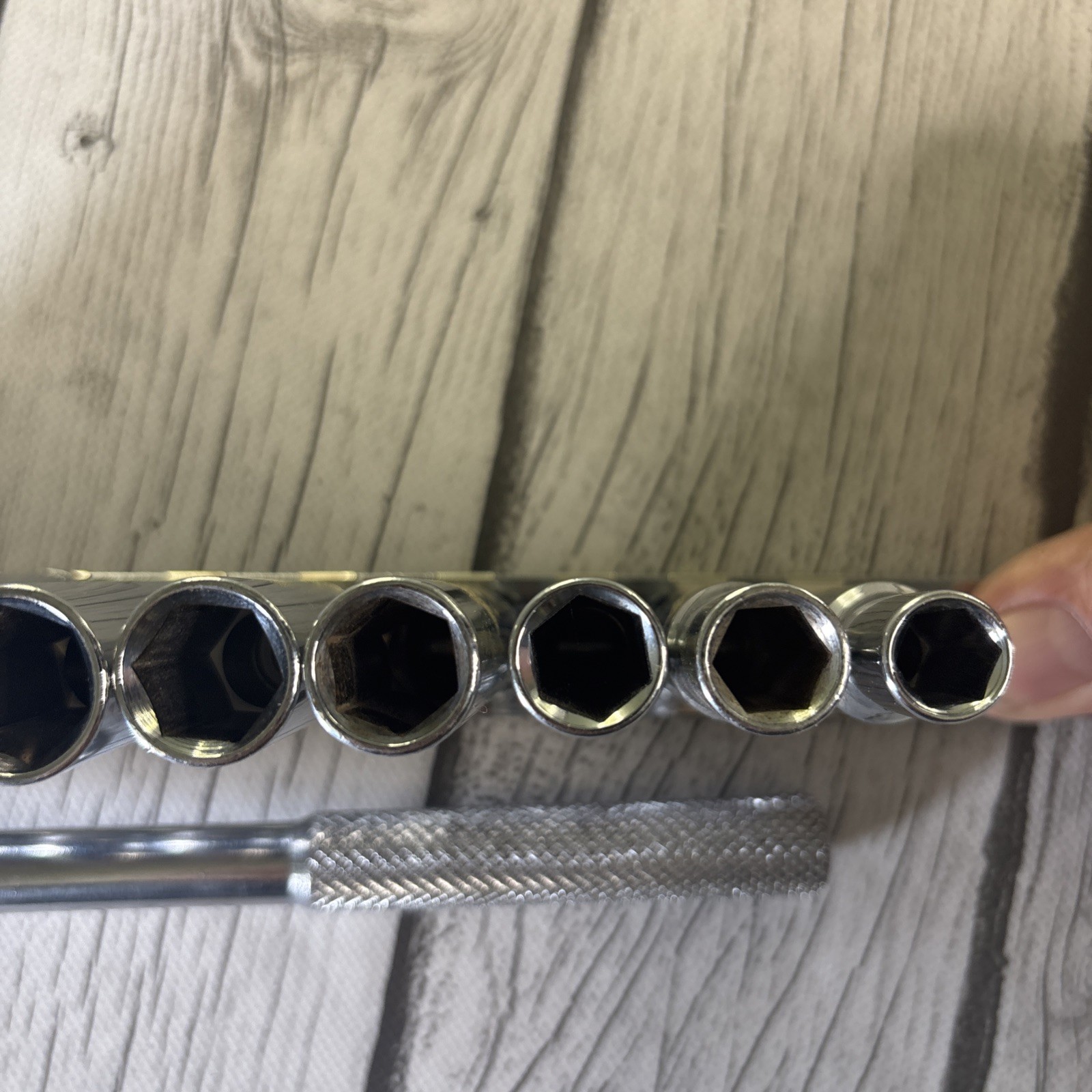 Durabuilt Chrome 3/8 Drive Ratchet, 6 Point Deep Sockets Metric 9mm- 19mm Set.