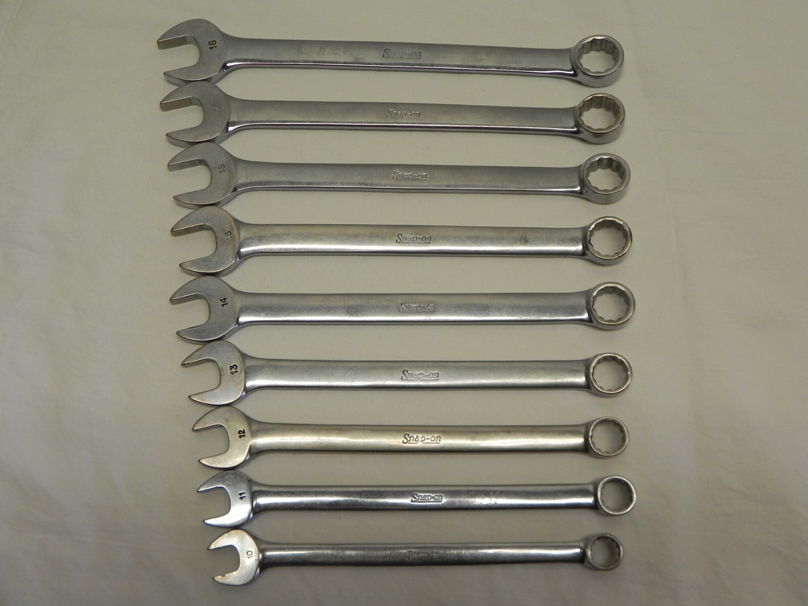 Snap-On 9 Piece 12-Point Metric Flank Drive Combination Wrench Set (10mm-18mm)