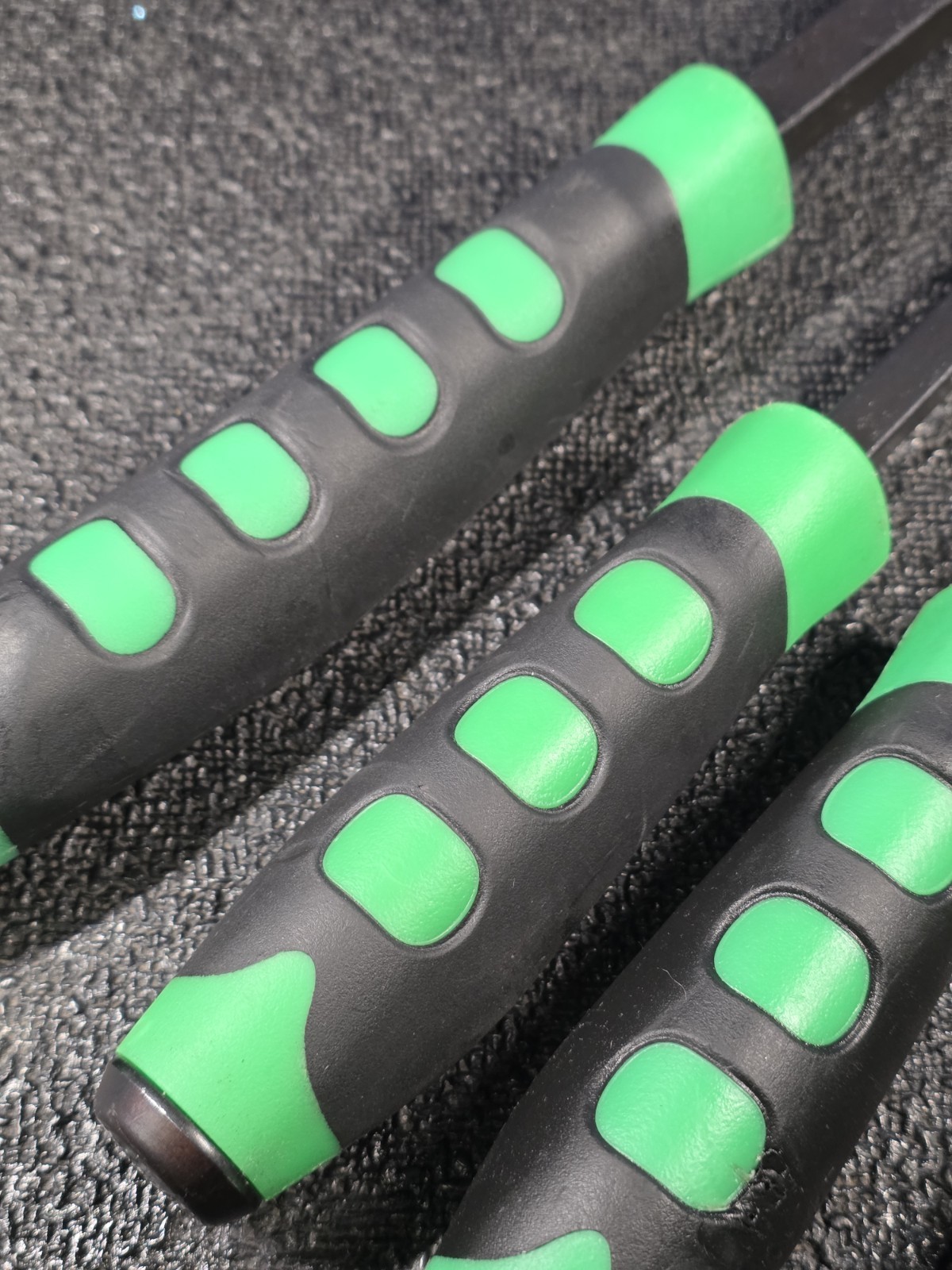 Matco Tools PBSG4C 4-Piece Green Curved Tip Prybar Set 8» 12» 17» 25″