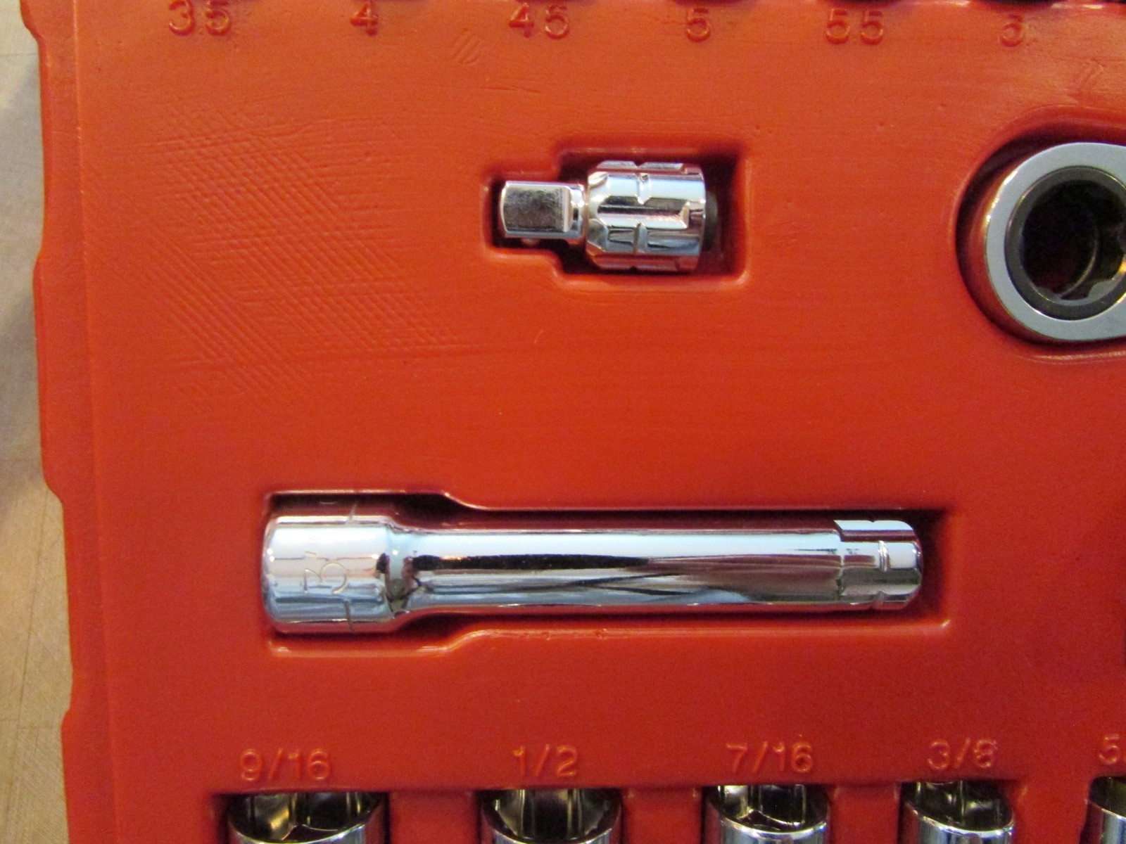 CRAFTSMAN: 27-Piece Max Axess Pass Thru Mechanic’s Tool Set (29306)