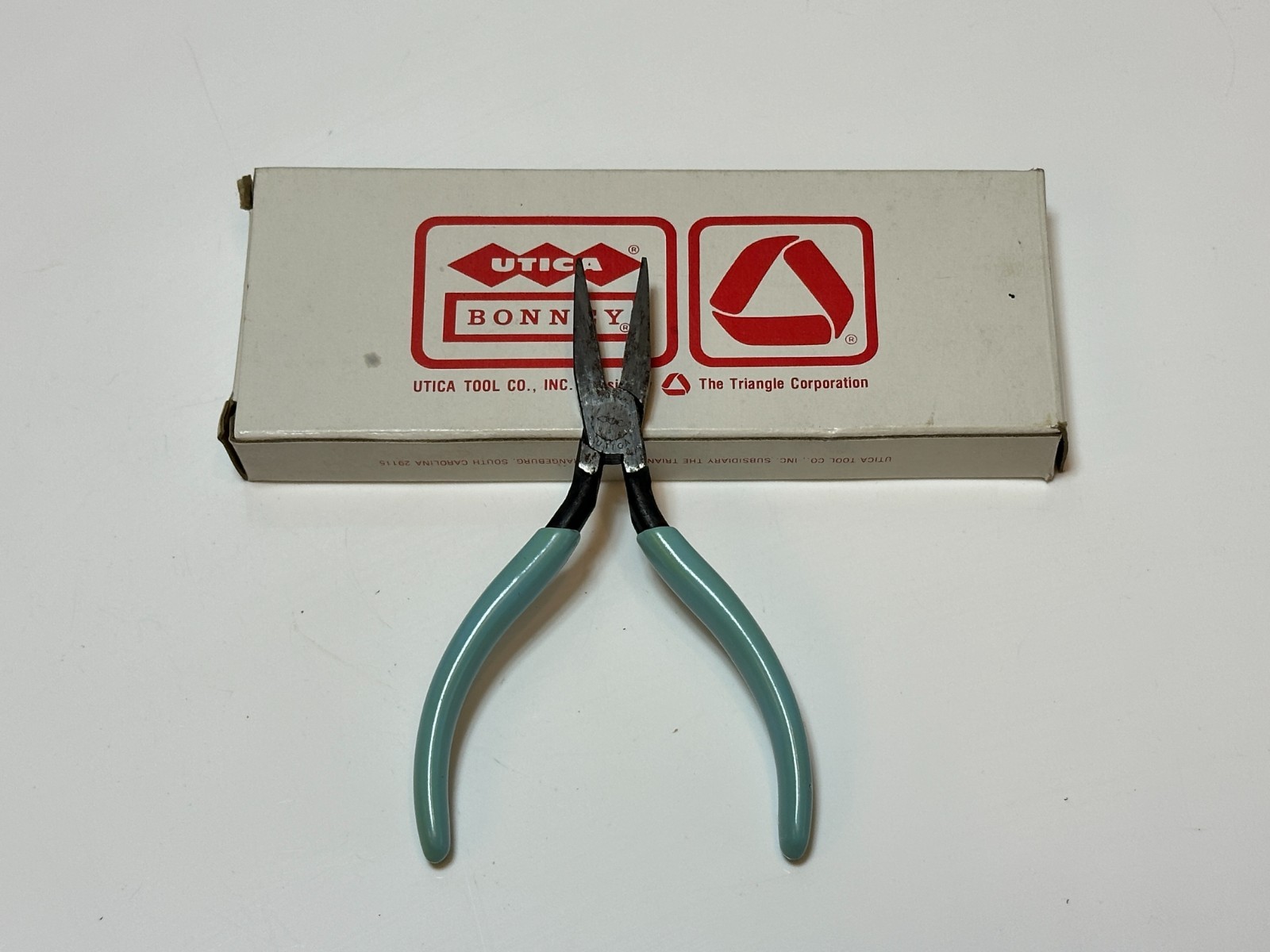 NOS Bonney Tools USA 20-4-1/2GC Flat Nose Pliers – Baby Blue Grip – Original Box