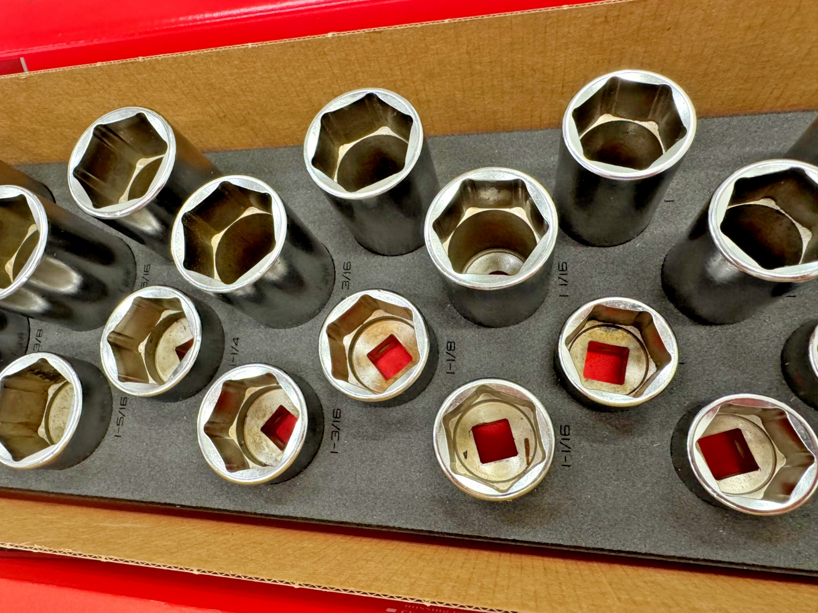 Snap-on Tools NEW RED 84pc 1/2″ Drive 6pt Metric + SAE Master Socket Foam Sets