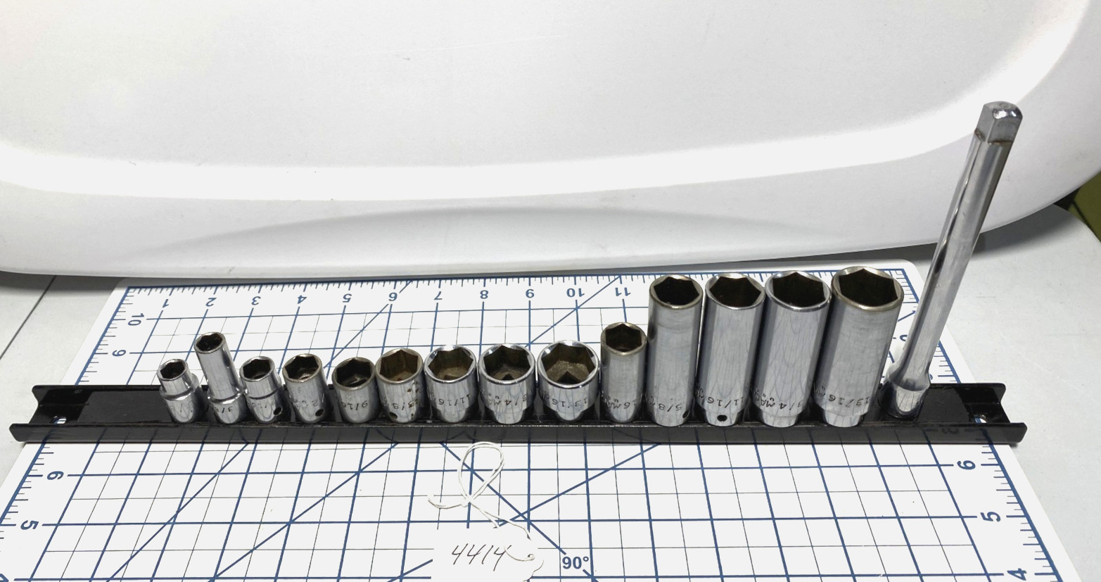 MAC Tools Asst Lot (14) SAE 3/8” drive Sockets 3/8” – 13/16” + Ext & Mag Holder