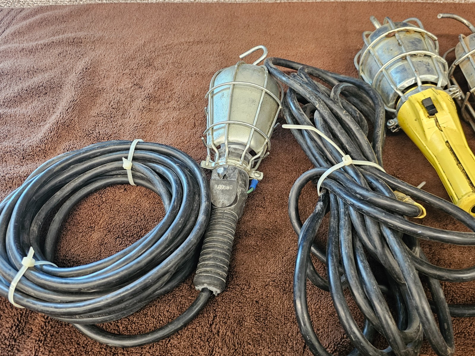 3 Unicor Extension Trouble Automotive Work Hanging Light 25′ Cord Incandescent