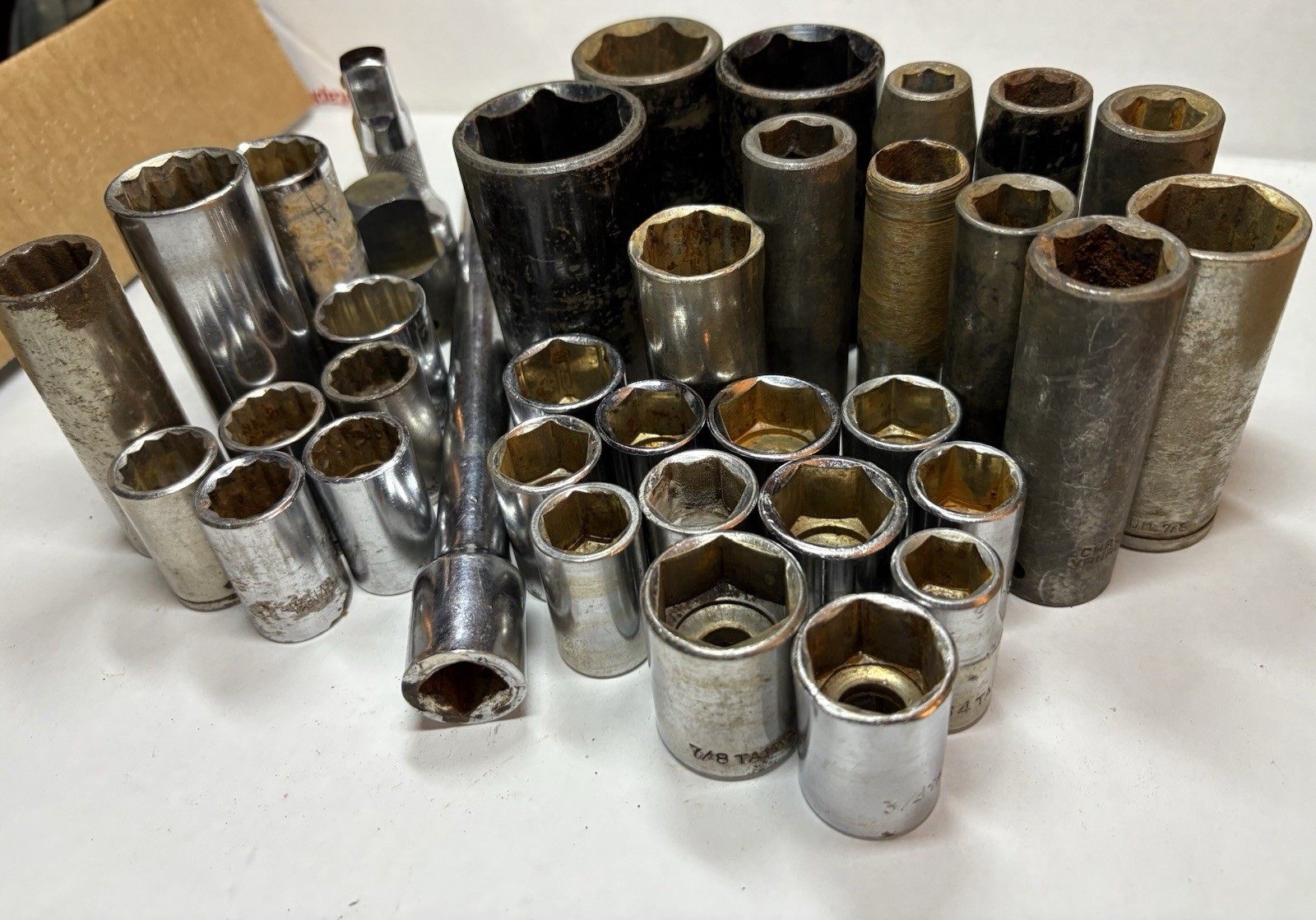 Lot of 36 Assorted Sockets Deep & Short Well 1/2″Drive 6 & 12 Point Metric & SAE