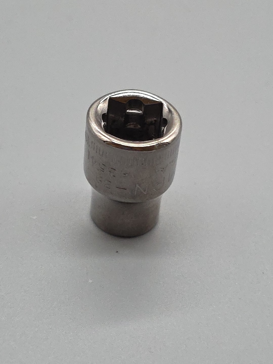 Craftsman Tools – 3/8″ Drive 6 Point 9mm Shallow Socket – G2 43541 USA