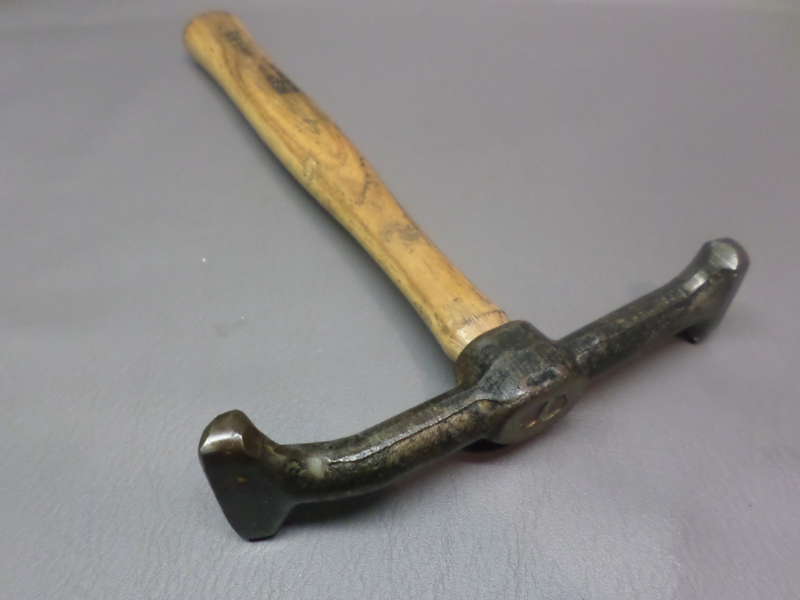 MAJESTIC NO. 55356 AUTO BODY HAMMER – DOOR SKIN HAMMER – SOLID & CLEAN