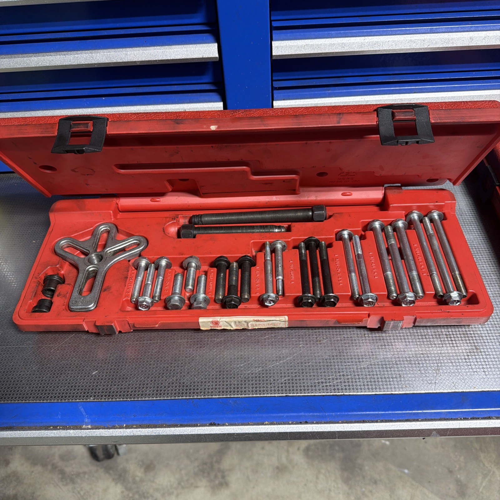Matco Tools P100 24pc Bolt Grip Puller Set Excellent Condition USA