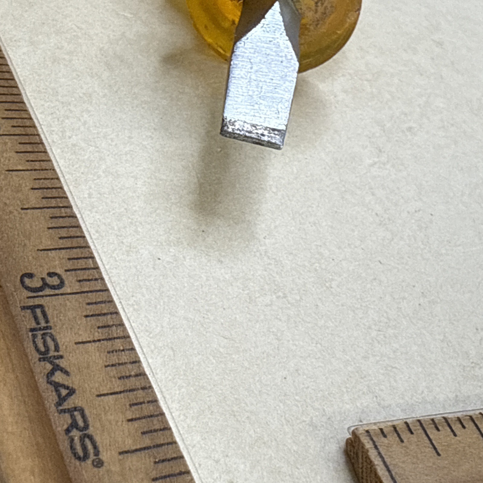 Vintage INDESTRO Amber 3721 Square Shank 1-1/4″ Stubby Flathead Screwdriver old