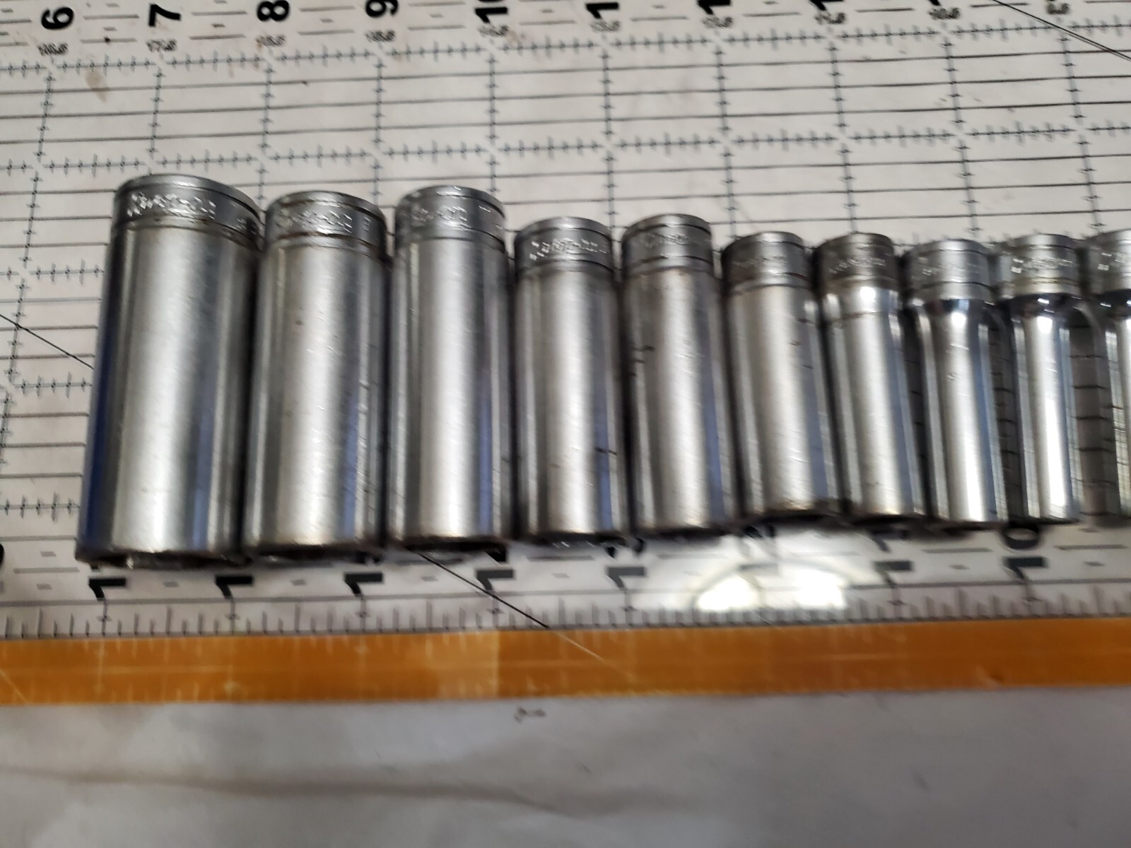 Snap On 211SFSY USA 1/4″ – 7/8″ 3/8″ Dr 10 Pc Deep Socket Set