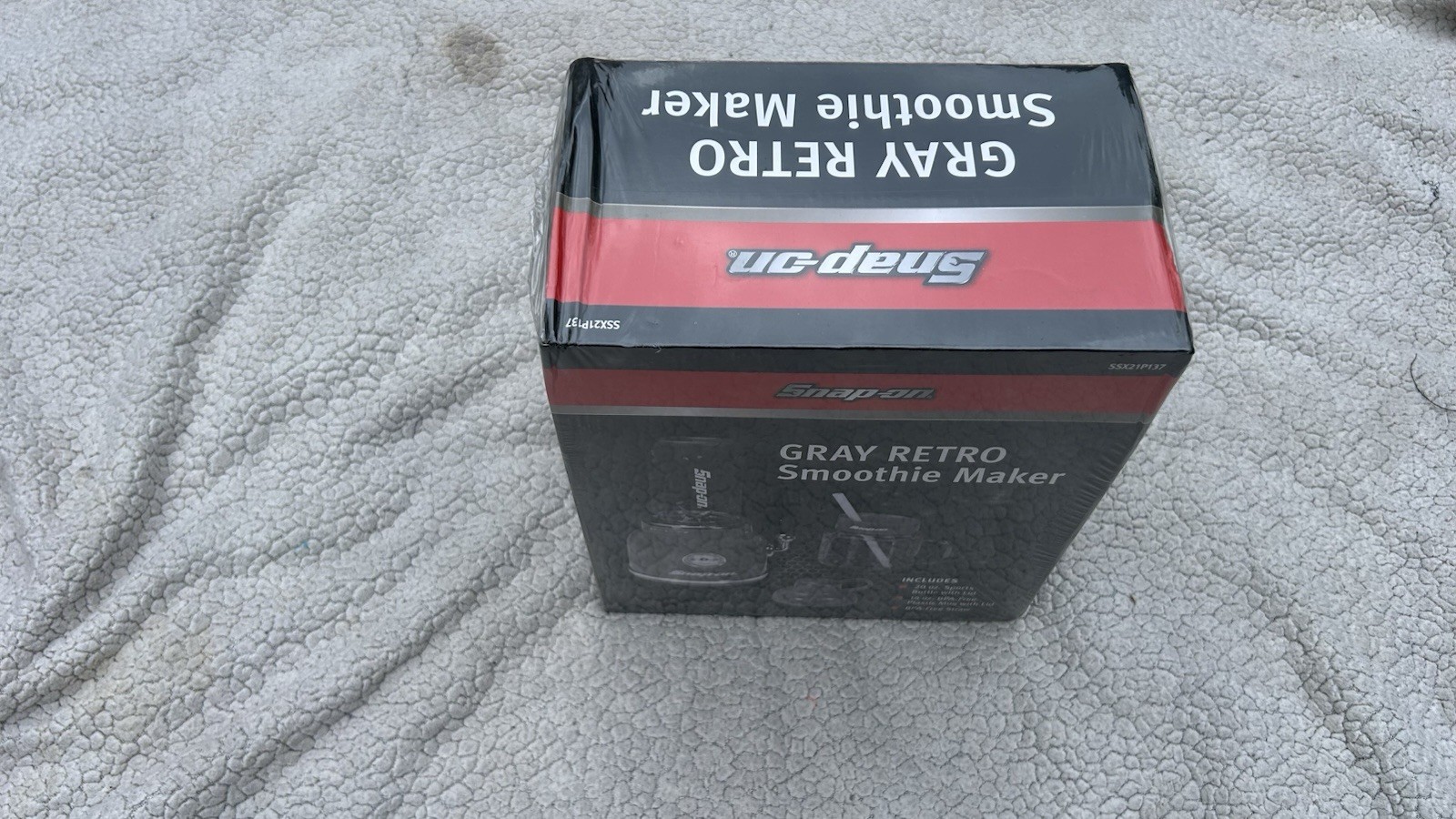 NEW NEVER OPENED SNAP ON GRAY COLLECTIBLE RETRO SMOOTHIE MAKER BLENDER SSX21P137