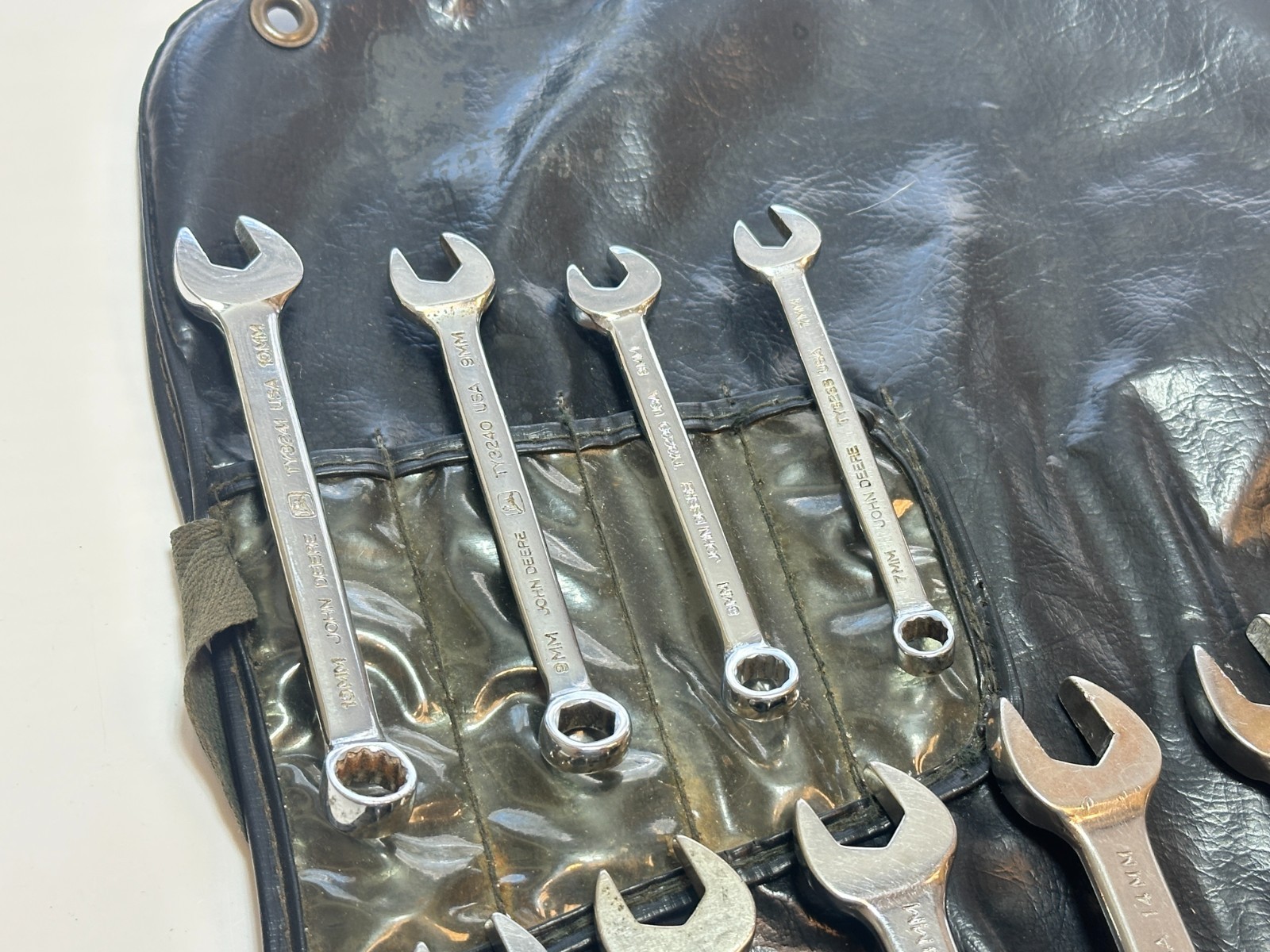 John Deere Tools USA 11pc Metric 7mm to 19mm Short Polished Wrench Set, Kit Bag