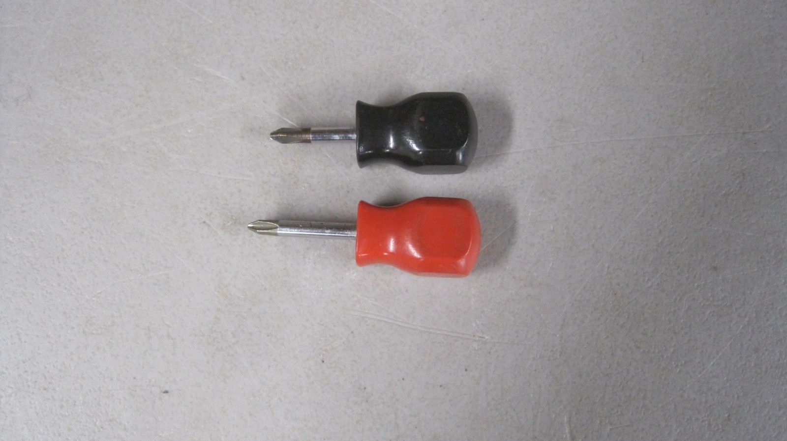 MAC STUBBY SCREWDRIVERS LOT OF 2 PCS