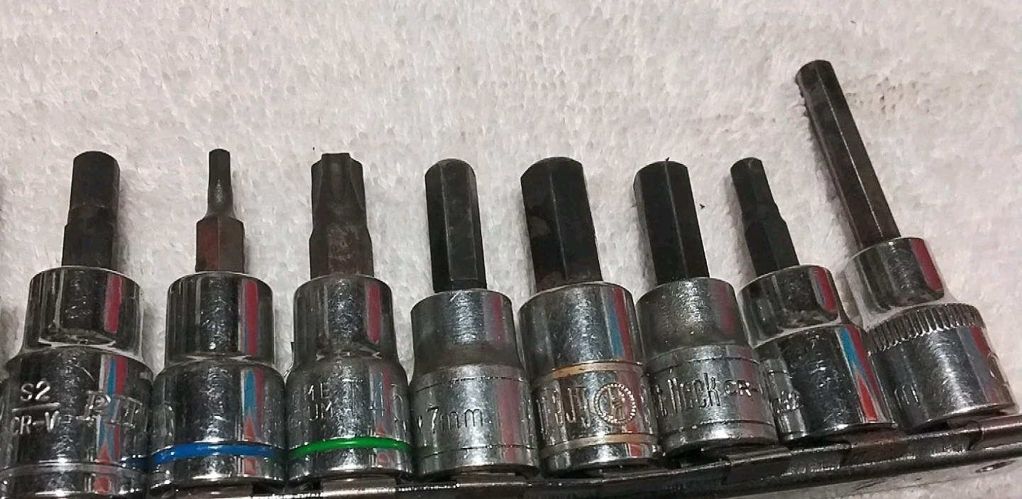 14PC 3/8″& 1/2″ DRIVE ASSORTED BRANDS & SIZES HEX & TORX SOCKET SET SAE-METRIC