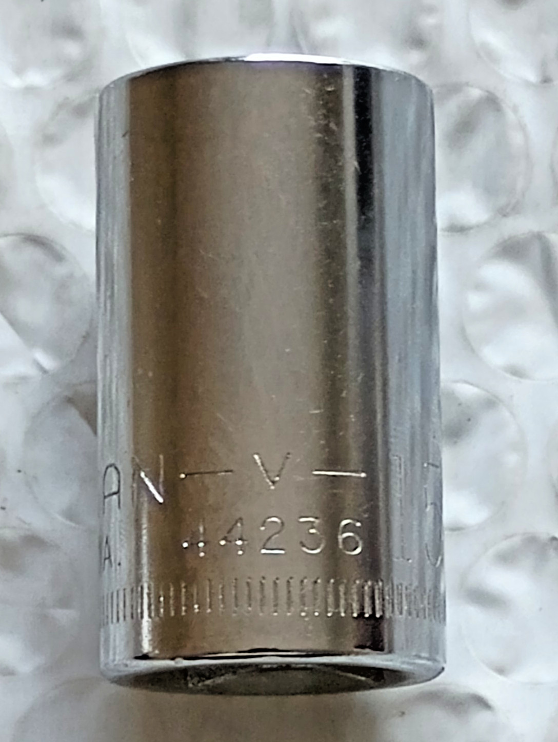CRAFTSMAN TOOLS USA V44236, 1/2″ DRIVE, 15MM. SOCKET, SHALLOW, 12 POINT.
