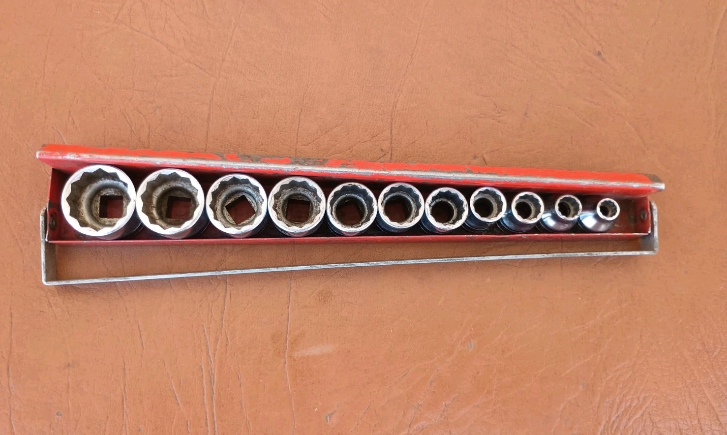 Vtg. Snap-On 3/8″ Drive 11 Pc. SAE 12 Pt Socket Set With Holder 1/4″ to 7/8″ USA