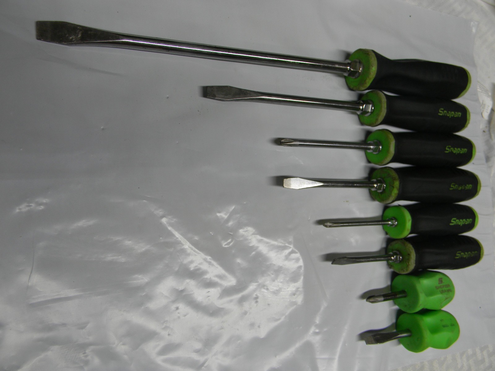 SNAP-ON 8PC GREEN SOFT GRIP COMBINATION DRIVE SCREWDRIVER SET #SGDX80BG