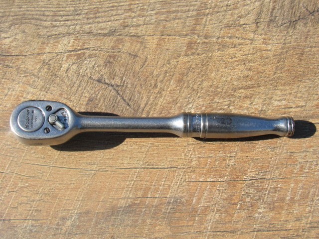 SNAP ON 3/8″ DRIVE F720 CHROME STANDARD HANDLE RATCHET UNDERLINE SILVER BADGE