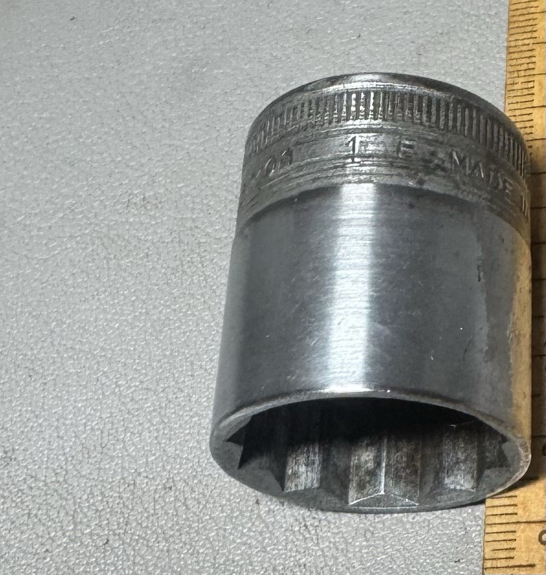 Snap-on SW-320-1/2 1″ 12 Point 1/2″ Drive Socket. SW320
