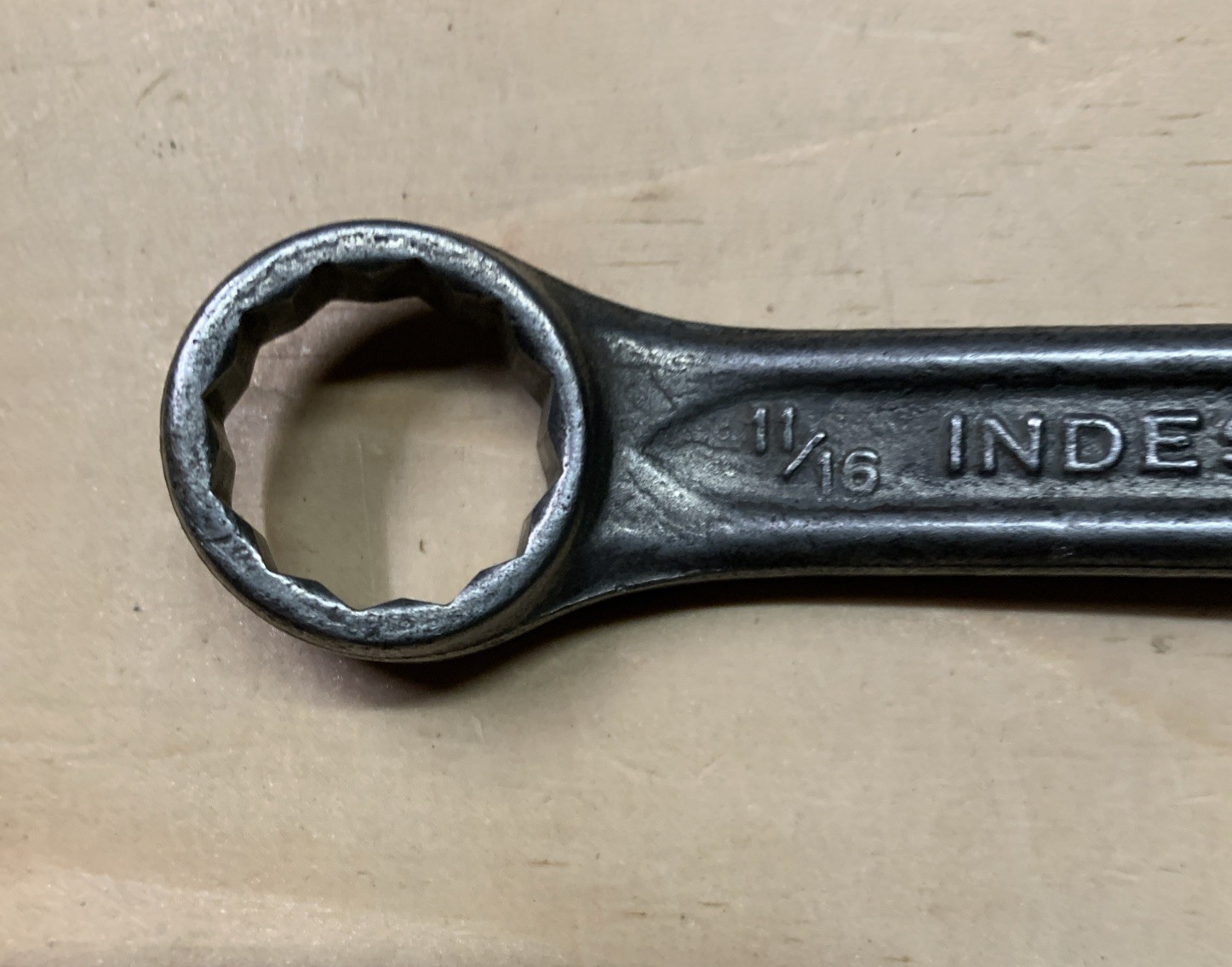 Vintage INDESTRO 1/4″ Drive Ratchet 6072 AND INDESTRO 5/8 X 11/16 Box End Wrench