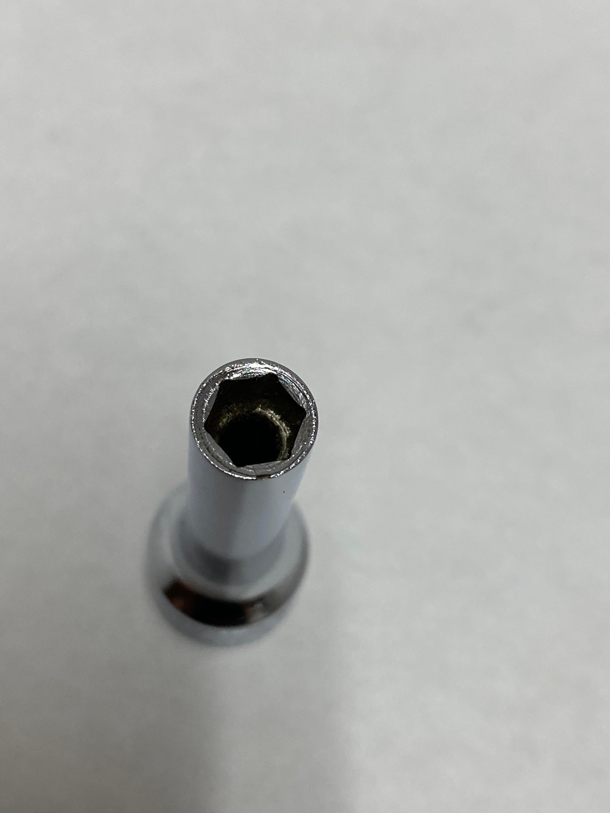 Snap On 3/8″ Drive SAE 1/4 Deep Well 6 Point Socket | Used/Great | SFS081