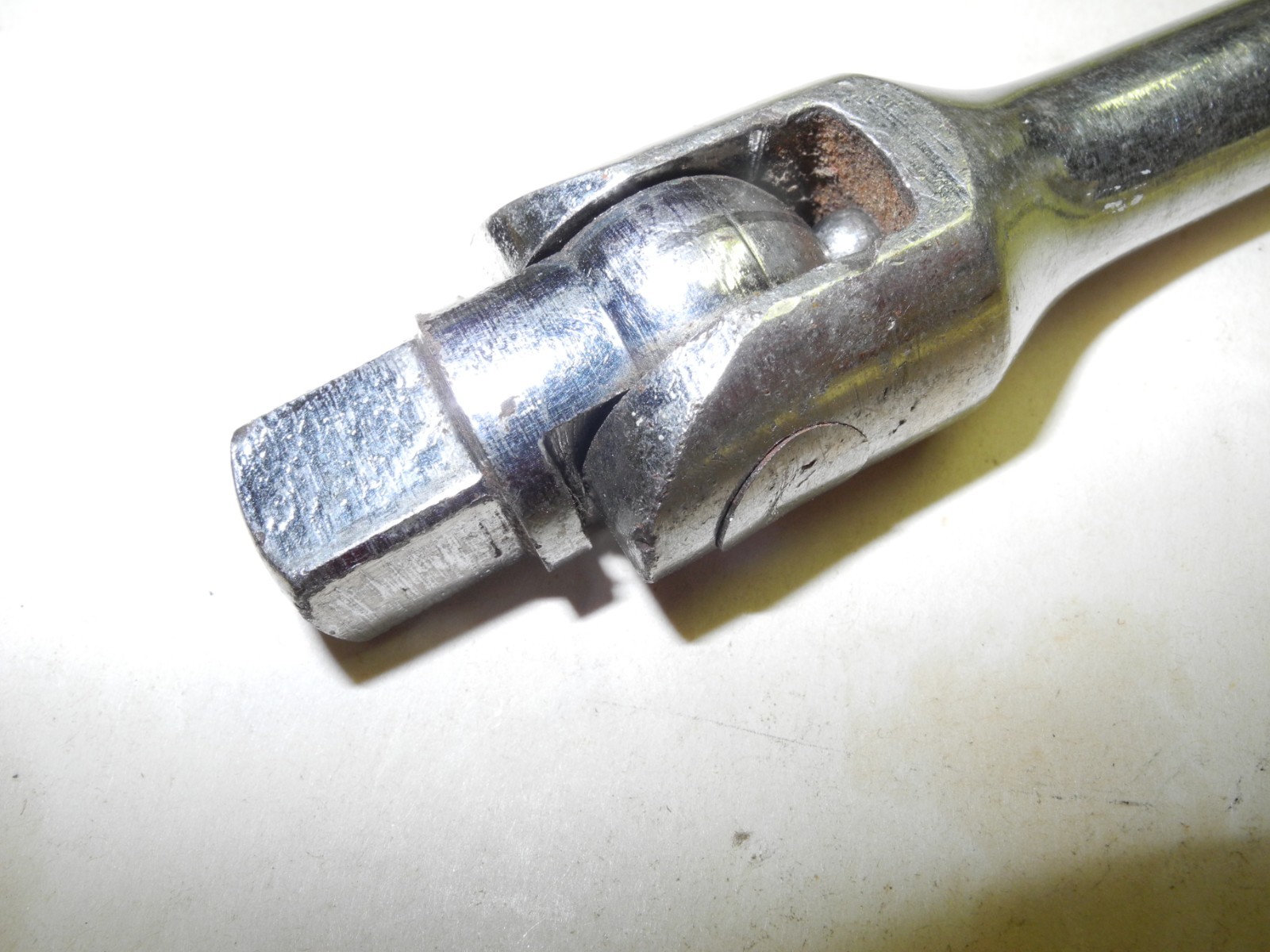MIXED LOT OF 2 SOCKET DRIVES AND 2 BREAKER BARS, 3/8″ AND 1/2″ NICE CLEAN SHAPE