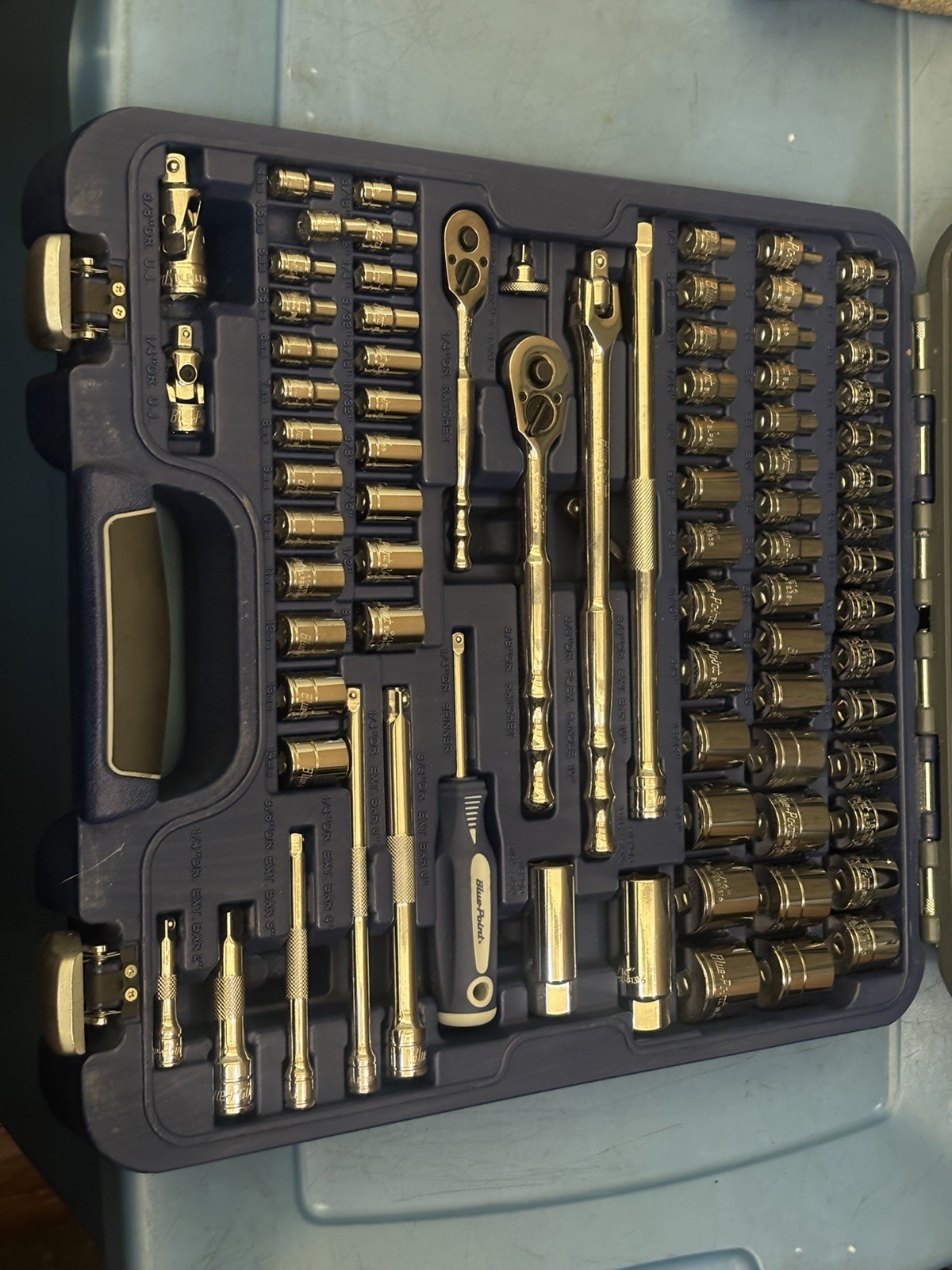 Blue-Point BLPGSSC100B 100pc 1/4″ + 3/8″ Drive General Service Socket Set SAE/MM