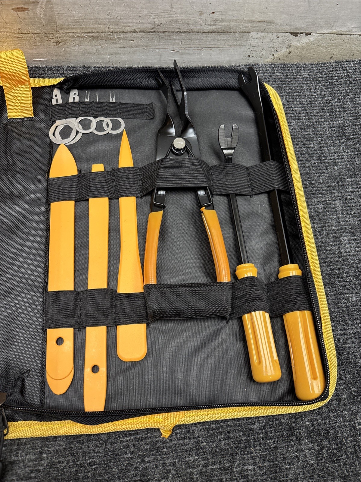 GOOACC 19Pcs Trim Removal Tool Set Panel Fastener Clips Removal Yellow