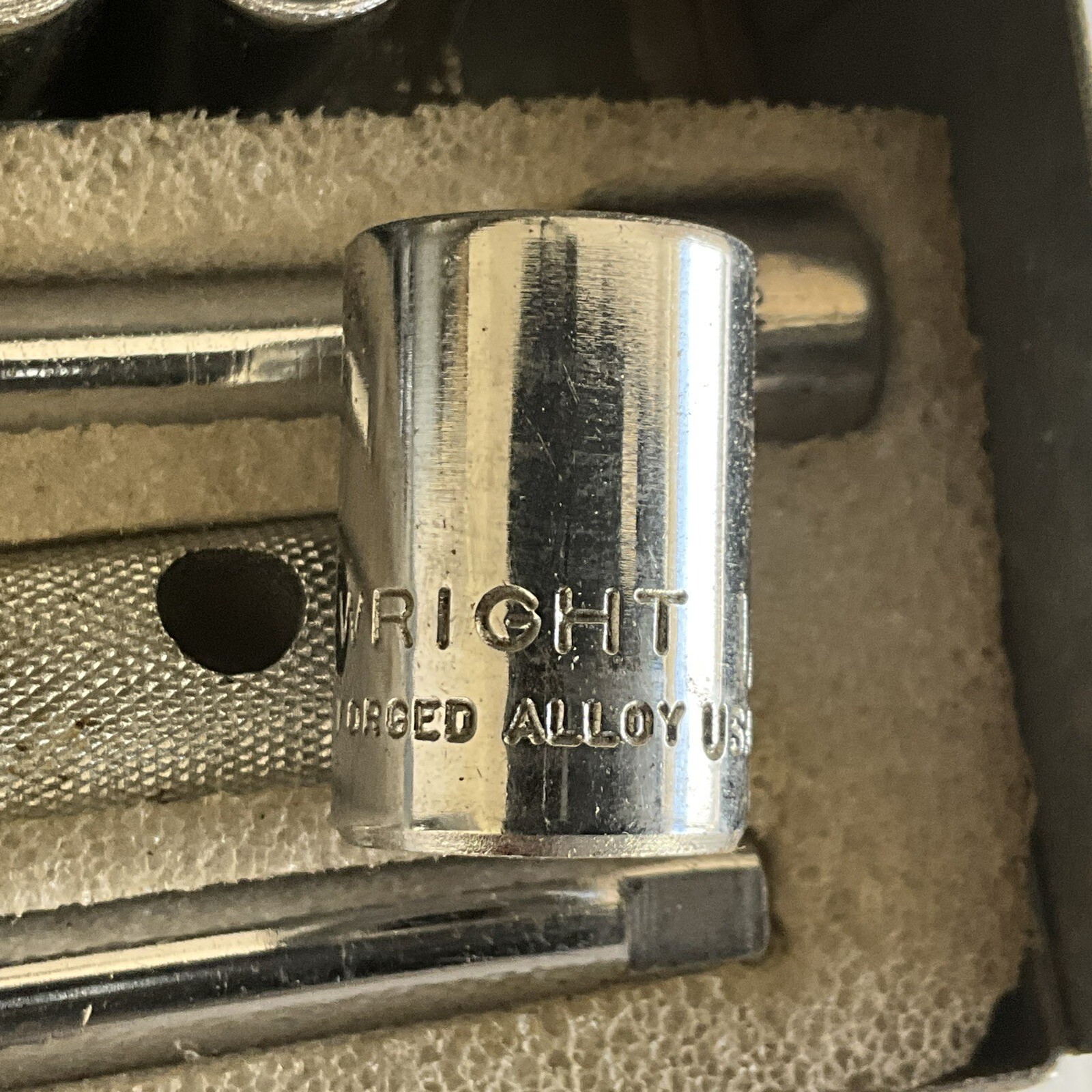 Wright 11 Piece 1/4″ Drive Socket Set w/ 2400 Ratchet w/ 6Pt. Sockets Metal Case