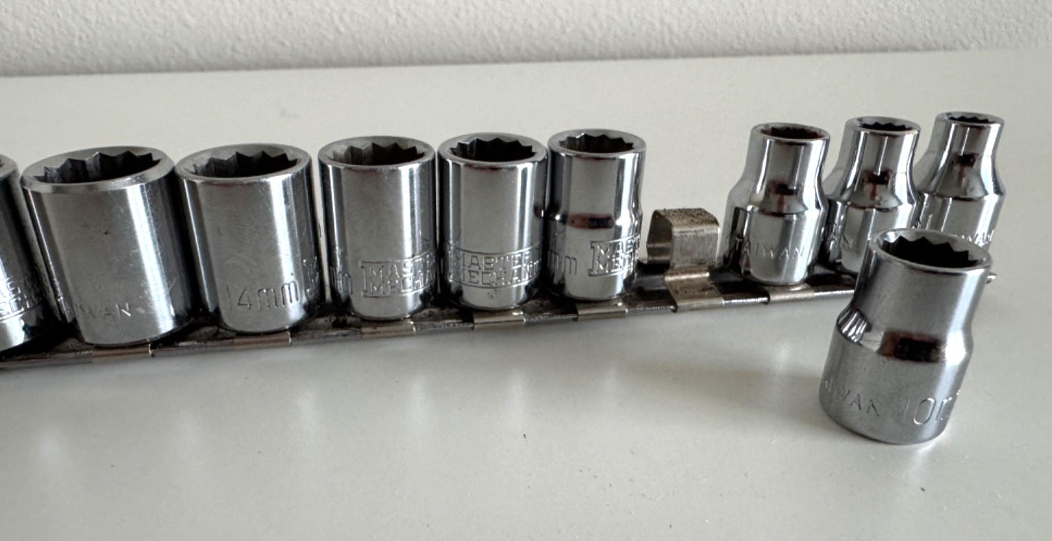 Master Mechanic 13 Piece Metric Socket Set 7-19MM Complete w/Holder 3/8″ 12 PT