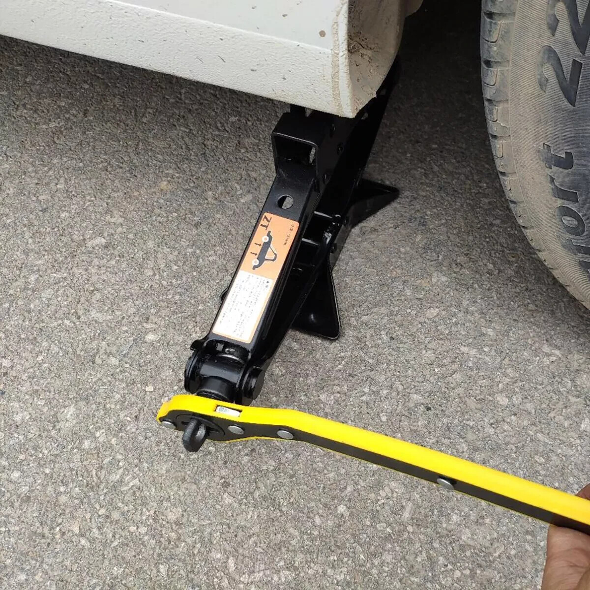 Labor-Saving Car Scissor Jack Ratchet Wrench Tire Wheel Lug Wrench Tool US