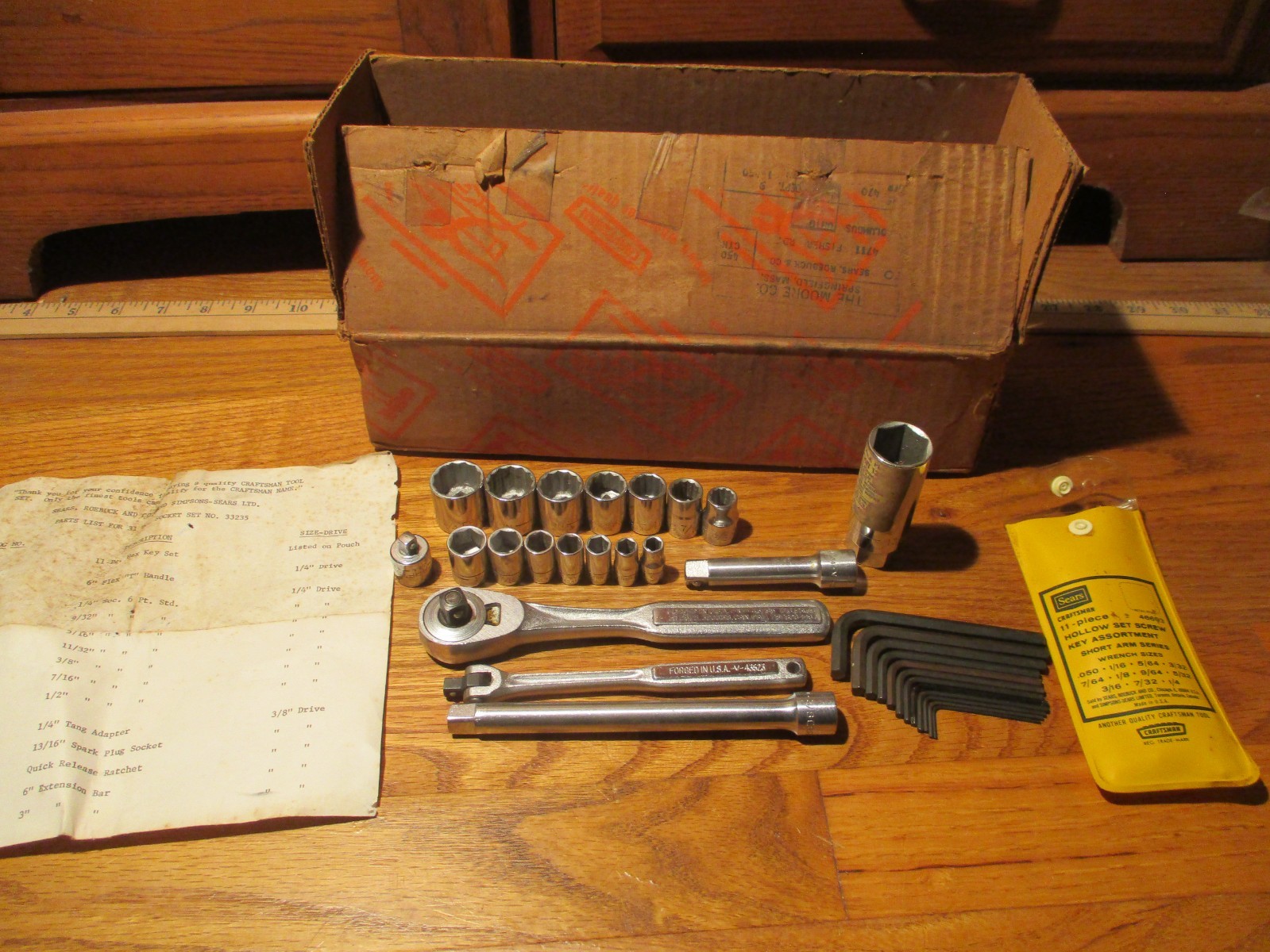 Sears Craftsman USA 31 Piece Tool Socket Set 33235 in The Moore Co. box