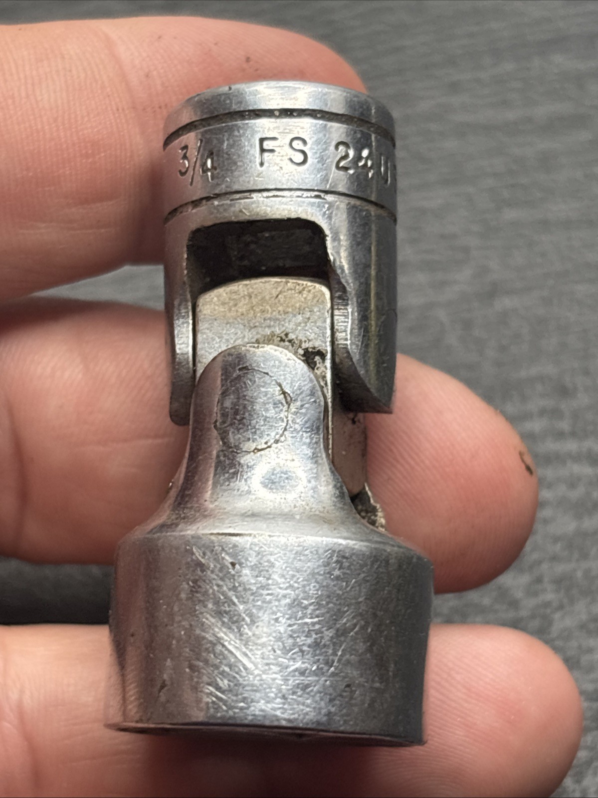 Snap-on Tools FS24 – 3/8″ Drive SAE 3/4″ 6 Point Universal Swivel Socket USA