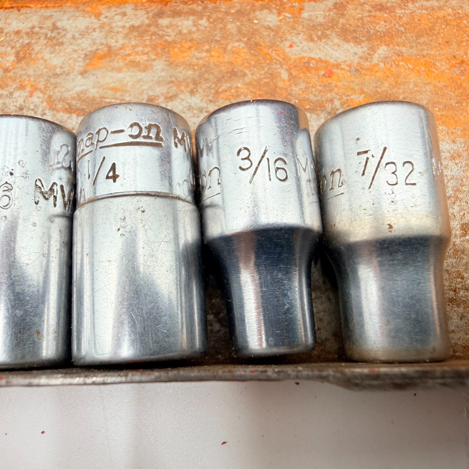 Vintage Snap-On Socket Set w/ Metal Box 7 SAE Sockets 1/4″ Drive USA