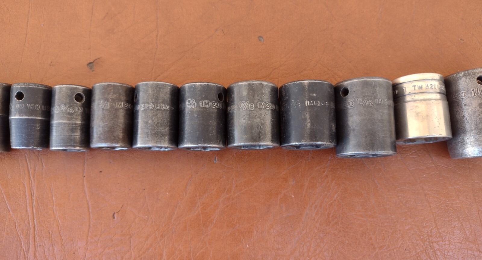 Vintage Snap On 12 Pc. 1/2” Dr. SAE 6 Pt. Impact Socket Set 3/8” to 1-1/16″ USA