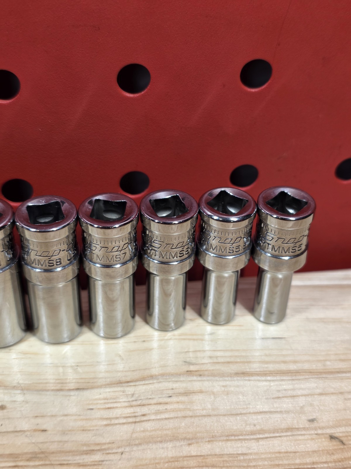 Snap-on 112YTMMSY 5mm-15mm 12-Piece 1/4″ Drive 6-Point Semi-Deep FDX Socket Set