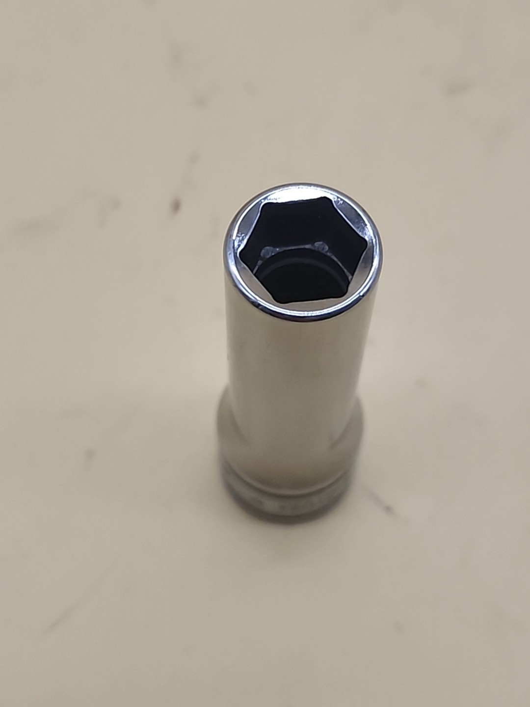 Snap-on Tools 3/8″ Deep Socket 3/8″ Drive 6 Point SFS121 USA