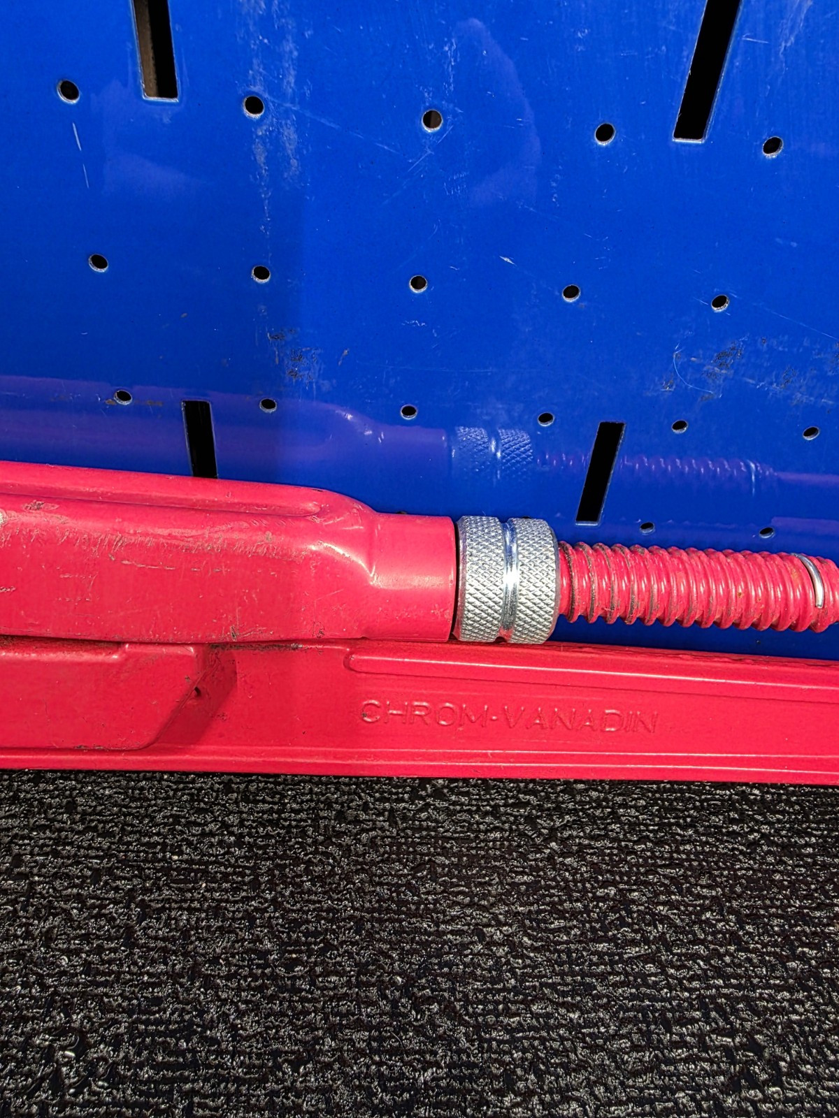 Matco Knipex SPW17 Red 17″ Swedish Pipe Wrench S-SHAPED Germany