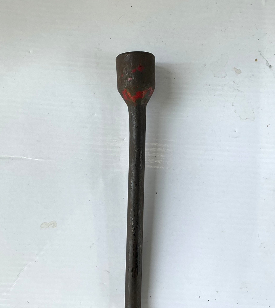 MGTD ORIGINAL LUG WRENCH. EARLY STYLE UP TO 1951. 13/16 or 7/16W SOCKET