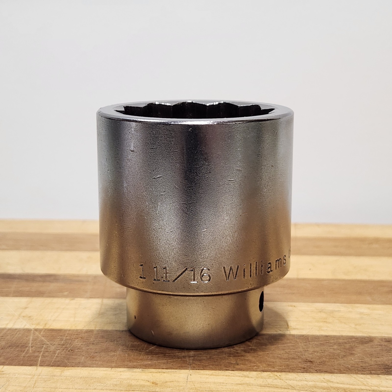 Williams Shallow Socket H-1254 12-Point 3/4 Inch Drive 1-11/16 Socket like new