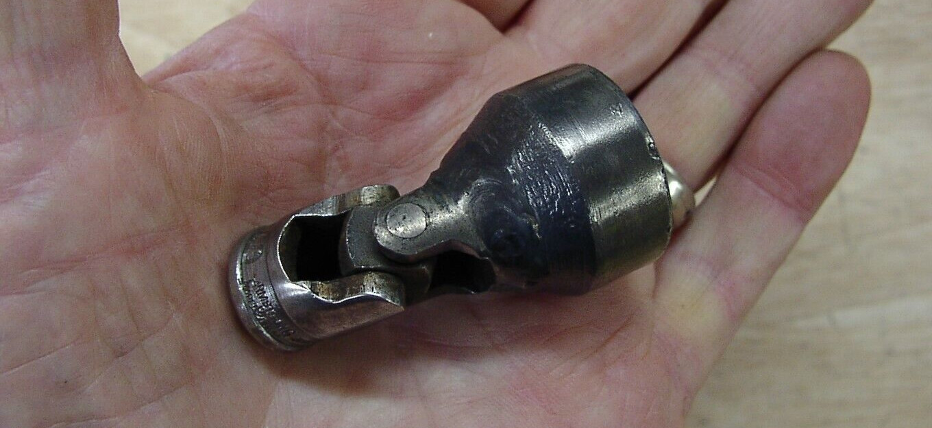 Vntg Armstrong Armalloy F-140 Universal Wobbler Socket,3/8″ Dr. X 1-1/16″,VGC