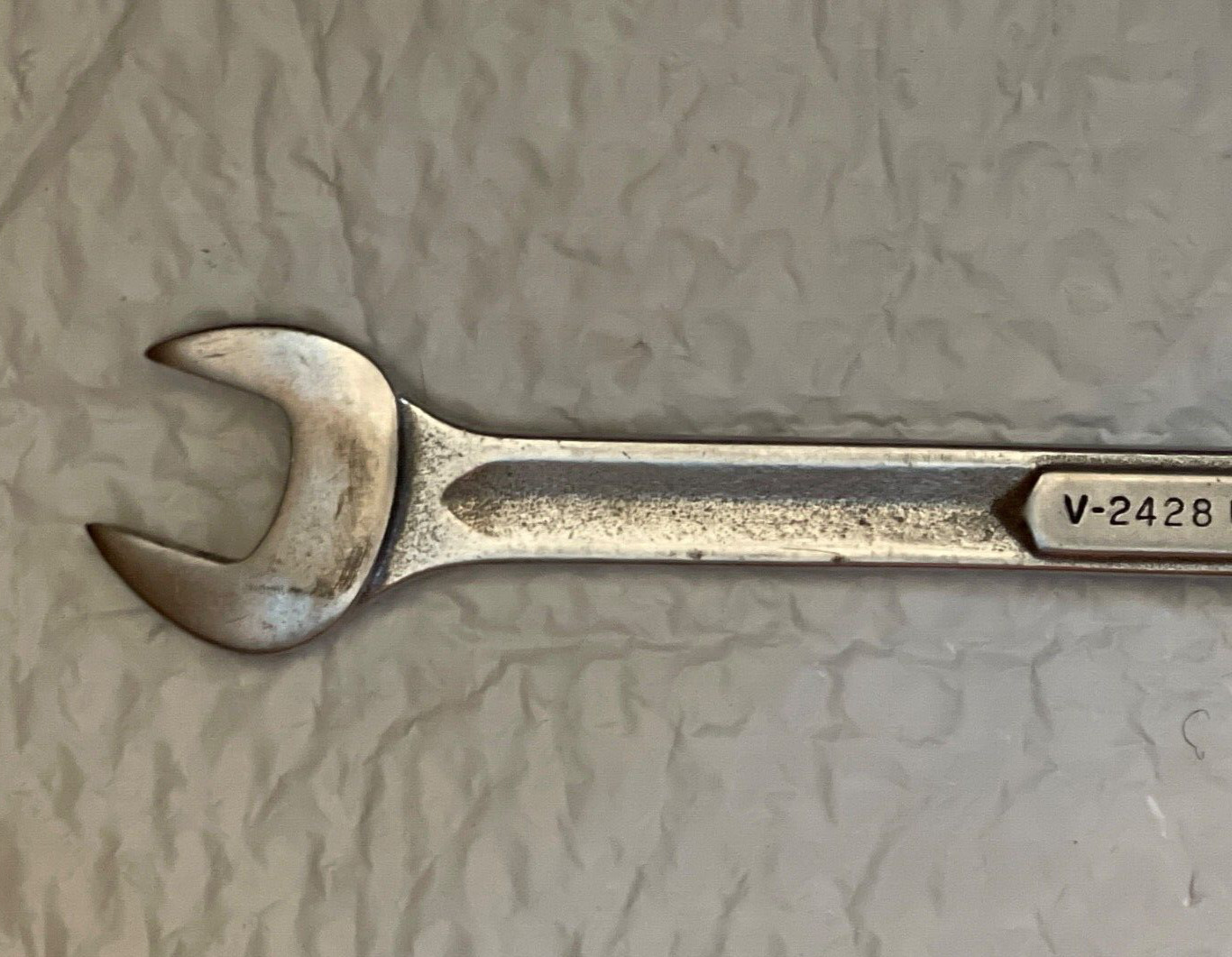 SNAP ON V2428, 3/4″ x 7/8″ OPEN – END WRENCH, 10.25″ LONG.