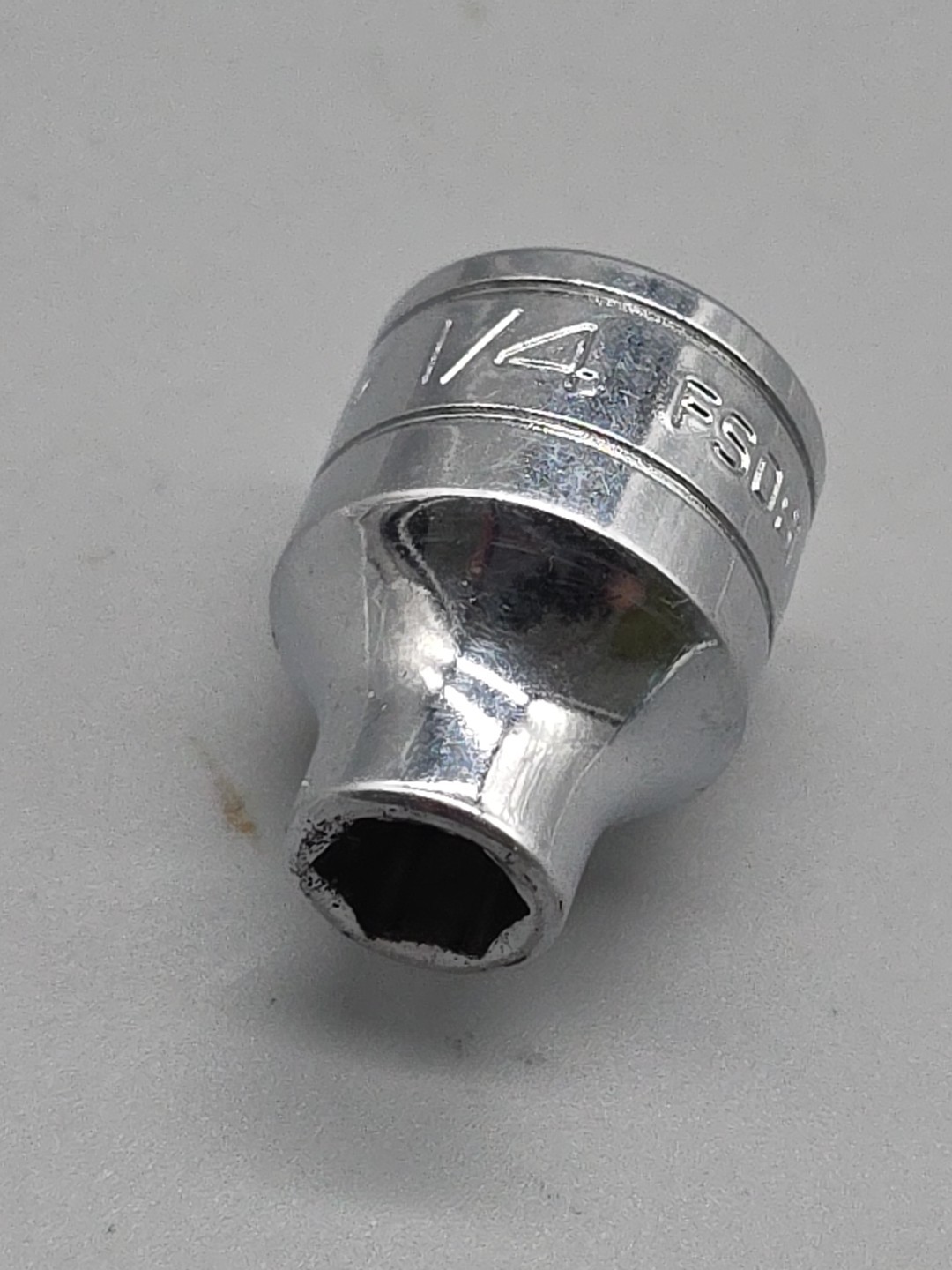 Snap-onTools 3/8″ Drive 1/4″ 6PT SAE Shallow Chrome Socket FS081 USA