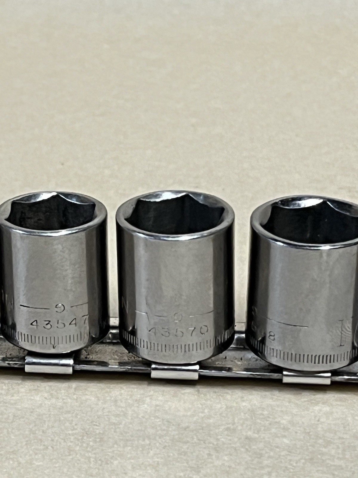Craftsman USA 3/8” Drive Metric Socket Set 9-21mm No Skips G Series 13pc W/ Rack