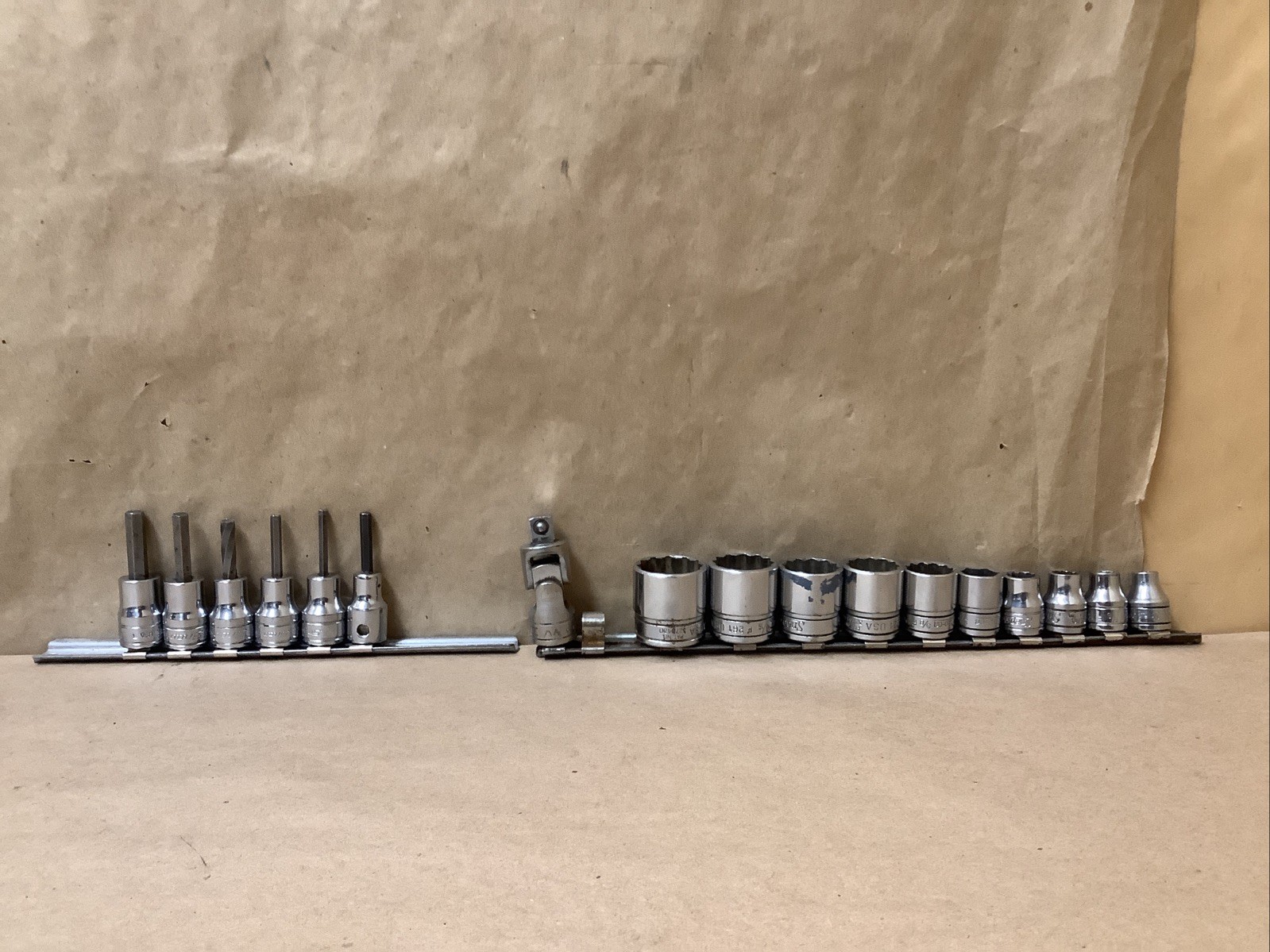 Snap On FL860 17pc 1/4”-7/8” & 5/32”-1/4” 3/8” Drive 12PT Socket Set -Silver