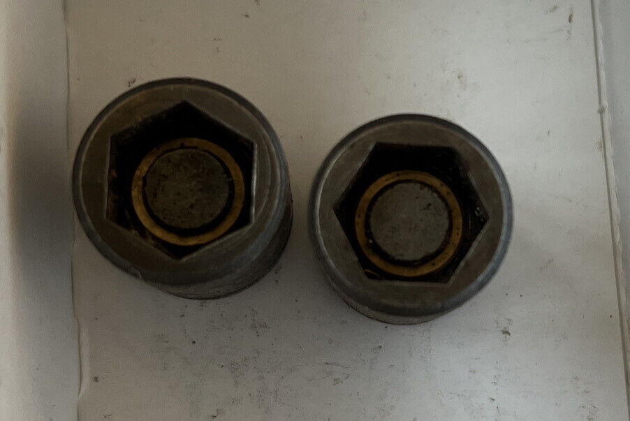 Lot Of 2: Apex M1P16 1/2″ Shallow Magnetic Socket 6 points Made In USA
