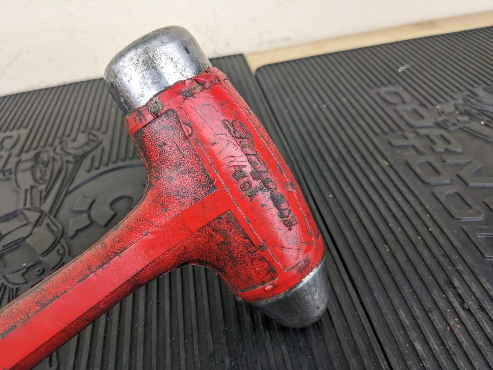 #bc022 Snap On HBBD40 RED 40 oz Ball Peen Soft Grip Dead Blow Hammer