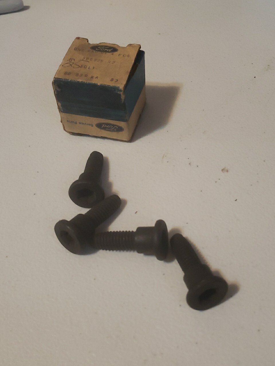 NOS 1980-96 F-Series 80-86 Bronco 3/8-16×1.25 Socket Tap To Lot Of 4 Bolts